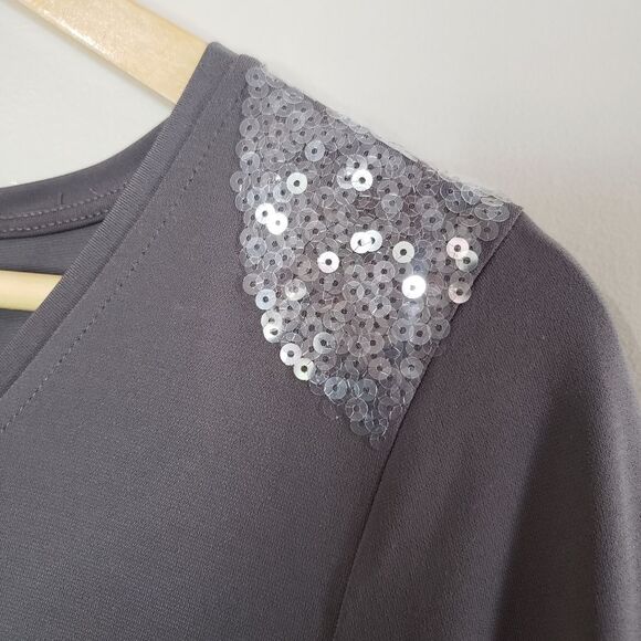 🦋3/$25 Liz Claiborne Small Gray Ruched 3/4 Sleeve Tunic Top With Sequence - Picture 2 of 8